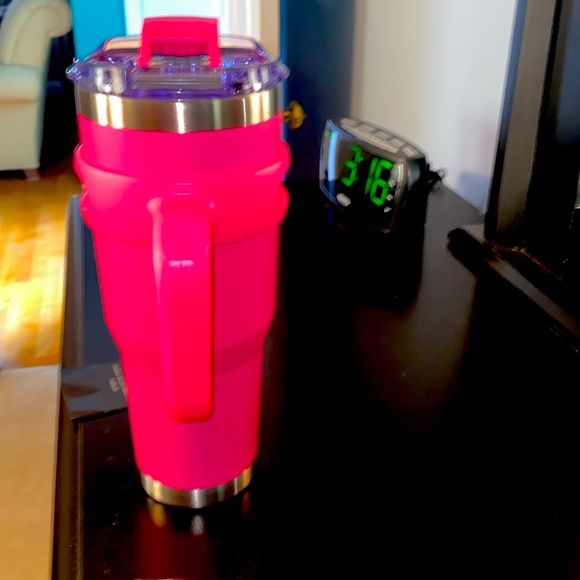 New! Neon pink Tumbler with handle (Double walled insulated tumbler) 40 oz - Picture 8 of 9